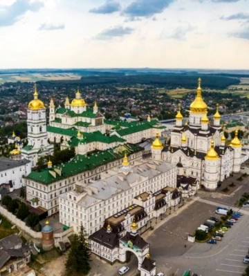 У ВР пропонують розірвати договір оренди споруд Лаври у Почаєві за аналогією з Києво-Печерською