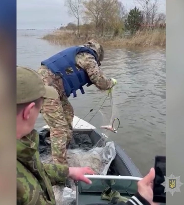 Понад 300 метрів браконьєрських сіток з рибою витягли із Сули на Полтавщині
