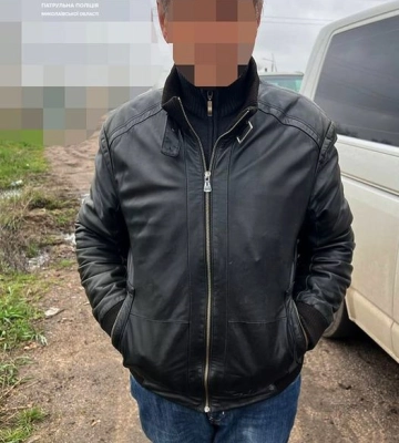 Миколаївські патрульні виявили та затримали чоловіка, який перебував у розшуку