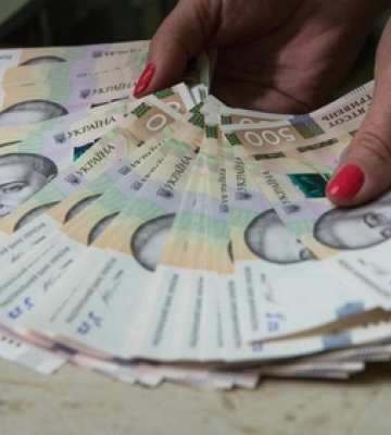 На Волині директорка закладу освіти брала на роботу родичів і преміювала їх