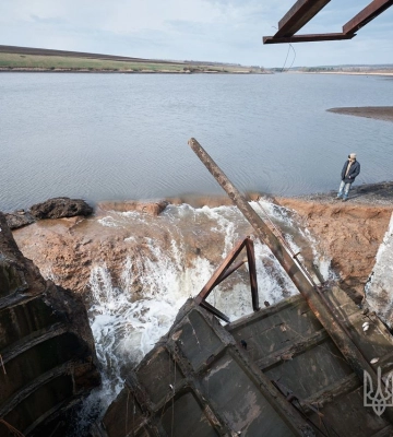У Краматорському районі зміцнили берегову лінію через пошкодження водоскидного шлюзу