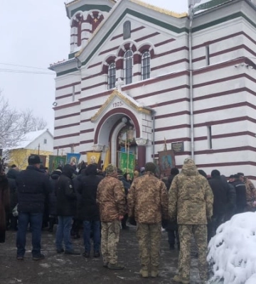 На Буковине произошли стычки на похоронах: священники УПЦ МП не давали отпеть погибшего бойца