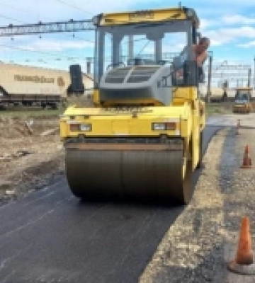 На Закарпатті стартував сезон відновлення автошляхів місцевого значення