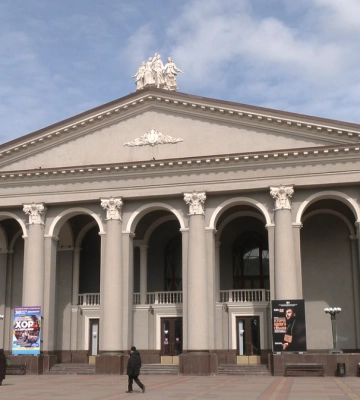 Лист-скарга на директора драмтеатру. Позиція власника, директора, театралів (ВІДЕО)