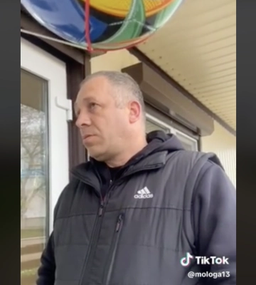 В Николаевской области мужчина требовал у владельцев магазина снять флаг, — соцсети (видео)