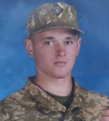 У громаді на Рівненщині зустрічають тіло молодого захисника, що загинув на Донеччині ще у вересні