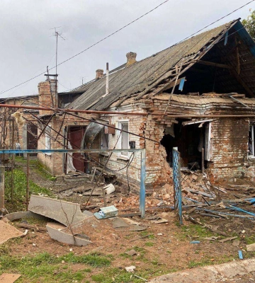 Окупанти обстріляли Нікополь із важкої артилерії: постраждали 14 приватних будинків