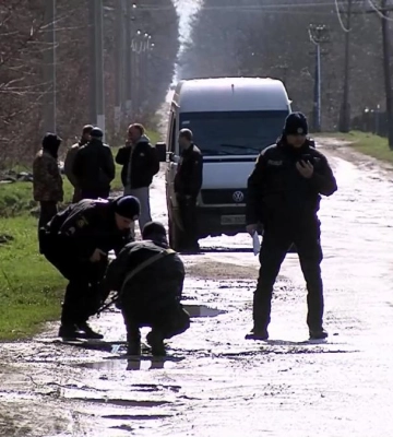 На Рівненщині люди перекрили дорогу, а все тому, що її не ремонтують (ВІДЕО)