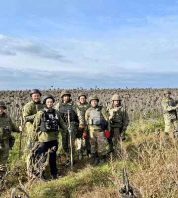 Вибухотехніки поліції Закарпаття продовжують розміновувати звільнені від окупанта українські території