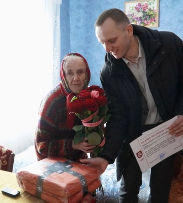 27 років пропрацювала у лікарні: на Волині бабуся 5 онуків і 4 правнуків відсвяткувала 90-річчя