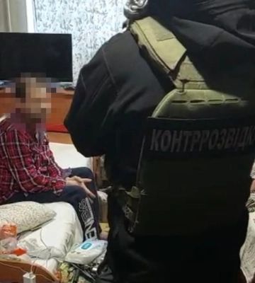 Фіксував наслідки ракетного удару РФ по багатоповерхівці в Запоріжжі: СБУ затримала ворожого інформатора. ФОТО