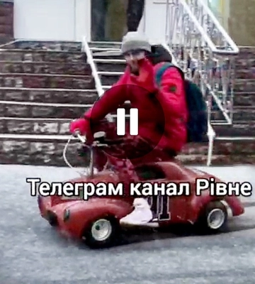 Диво-транспорт: по Рівному їздить унікальне авто (ВІДЕО)