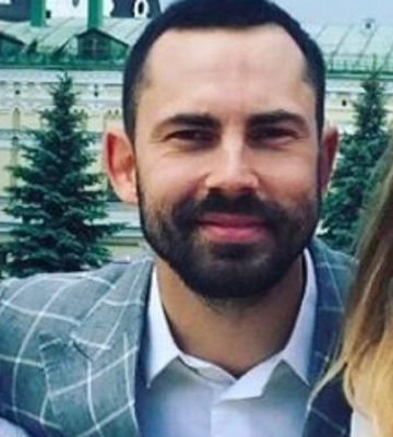 Скоро приеду: Андрей Бедняков трепетно обратился к маме в годовщину ее смерти в Мариуполе