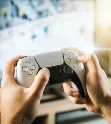 Sony працює над новою кишеньковою PlayStation