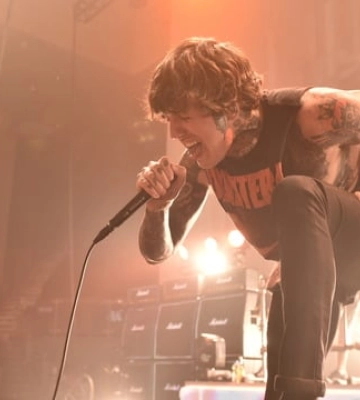 Будемо з вами до кінця: Олівер Сайкс із Bring Me the Horizon підтримав Україну в новому відео