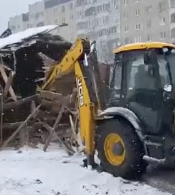 У Львові зносять незаконну споруду УПЦ МП