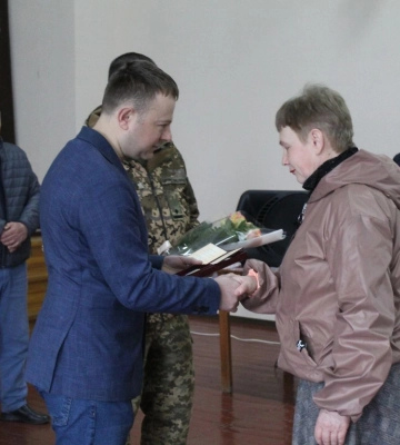Дружині полеглого Івана Шведуна з Полтавщини вручили орден воїна