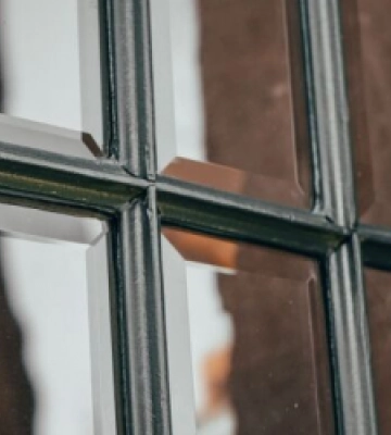 Поблизу церкви св. Анни у Львові відреставрували металеву браму (ФОТО)