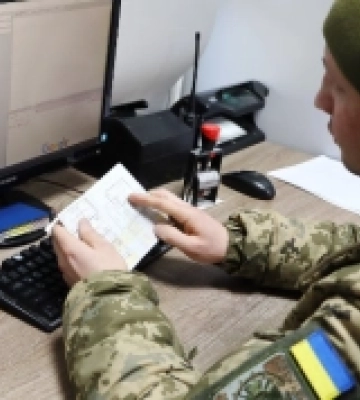 Ужгородські прикордонники затримали 24-річного чоловіка, який вдавав з себе волонтера