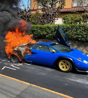 Редчайший Lamborghini Countach стоимостью свыше $500 000 сгорел на ровном месте 