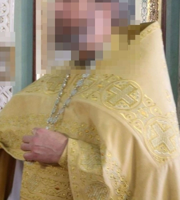 Розбещув рідних доньок: у Дніпрі затримали священника упц мп