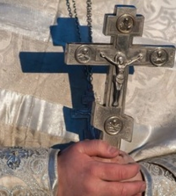 Розбещув рідних доньок: у Дніпрі затримали священника упц мп