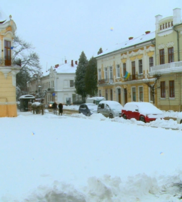 Засніжило: яка ситуація на дорогах Прикарпаття і в Коломийській громаді? (відео)