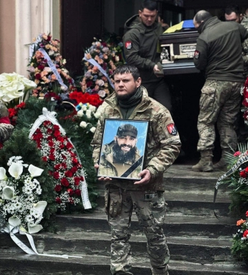 У Мукачеві попрощалися з полеглим у війні Артуром Пашкуляком