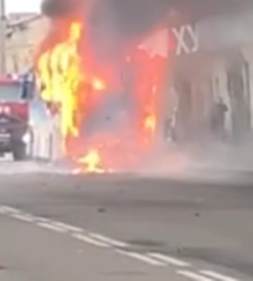 В Одесі на Миколаївській дорозі палає пасажирський автобус, - ВІДЕО