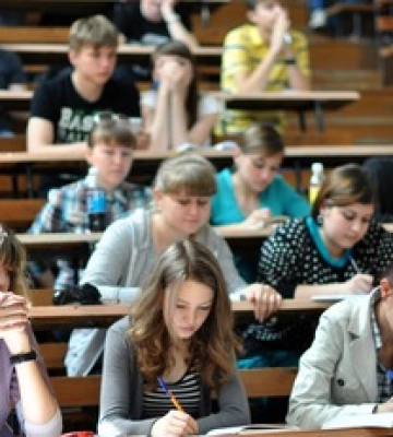 &quot;Экзамены только на русском&quot;: в Ирпене преподаватель ВУЗа попала в языковой скандал