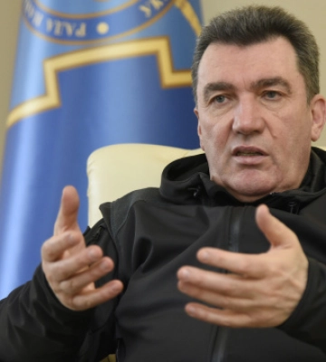Данілов про оборону Бахмуту: Якщо почнемо все здавати, докотимося до кордонів на західній Україні