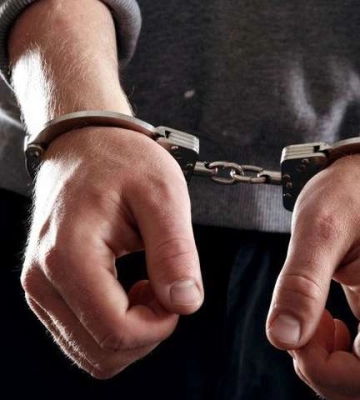 Двоє чоловіків, які у Луцьку побили і пограбували перехожого, на 8 років сядуть у тюрму