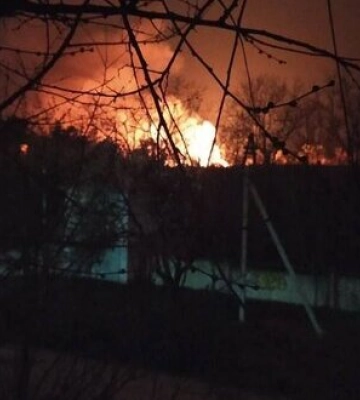 В оккупированном Крыму под Симферополем пожар, местные говорят о взрывах. ВИДЕО