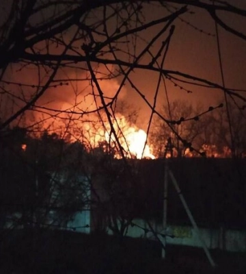 Під Сімферополем спалахнула масштабна пожежа з вибухами (відео)