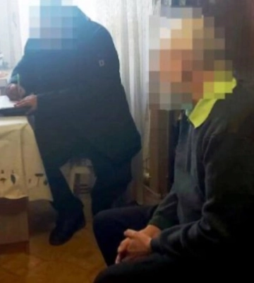 Священник УПЦ МП, який вдарив по голові хлопчика із прапором України, отримав підозру