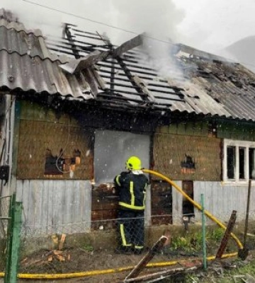 На Рахівщині під час пожежі в житловому будинку загинув чоловік