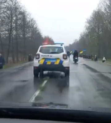 Осиротіли троє дітей: на Волині навколішки зустріли Героя Анатолія Пивоварчука