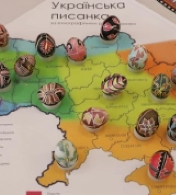 Благодійну виставку-продаж «Світ писанки» відкрили в Ужгородському скансені. ФОТО