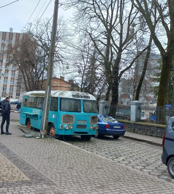 Більше ніякої кави на колесах: на Лебединці хочуть прибрати фургони з піццею та гарячими напоями