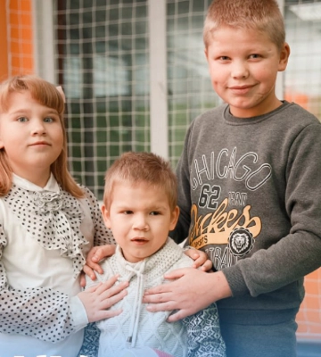 У Дніпрі два брати і сестричка шукають маму і тата (Фото)