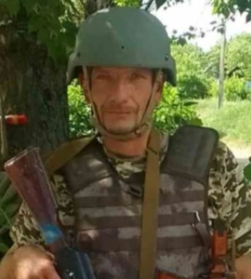 Просять гідно вшанувати пам&amp;#039;ять загиблого: у Луцькому районі попрощаються із Героєм Олександром Косарєвим