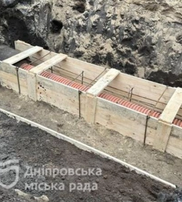 Комунальники Дніпра проводять аварійні роботи на проспекті Слобожанському