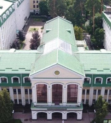 Відмовилася викладати українською - в Податковому університеті відсторонили викладачку (ВІДЕО)