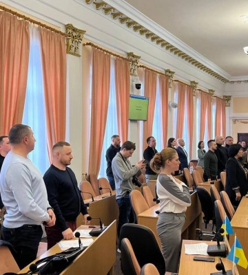 У Полтавській міськраді розпочали позачергову сесію: «Слуги народу» не прийшли