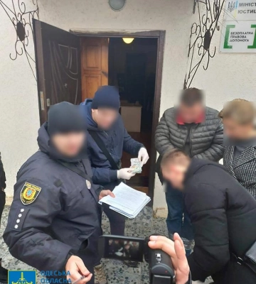 Одесская область: чиновника исполнительной службы будут судить за систематическое вымогательство взяток