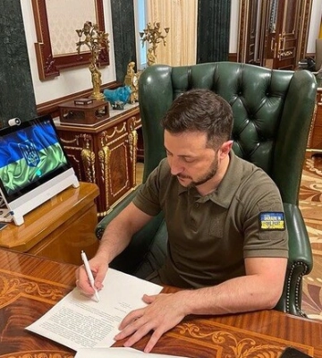 Зеленський підписав указ про створення 19 нових військових адміністрацій у Запорізькій області