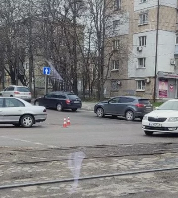 Рух ускладнено: в декількох районах Дніпра сталися ДТП