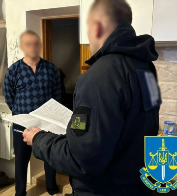 Погрожував насильством та вимагав гроші за одноденне звільнення: на Миколаївщині командиру взводу повідомили про підозру