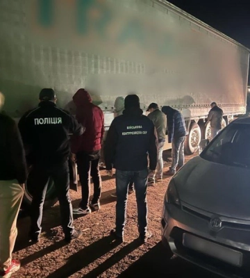 На Закарпатті заблокували канал виїзду за кордон ухилянтів: фігурантами схеми є адвокат, власниця готелю