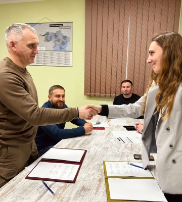 Миколаєву передали опріснювальні системи на сонячних панелях